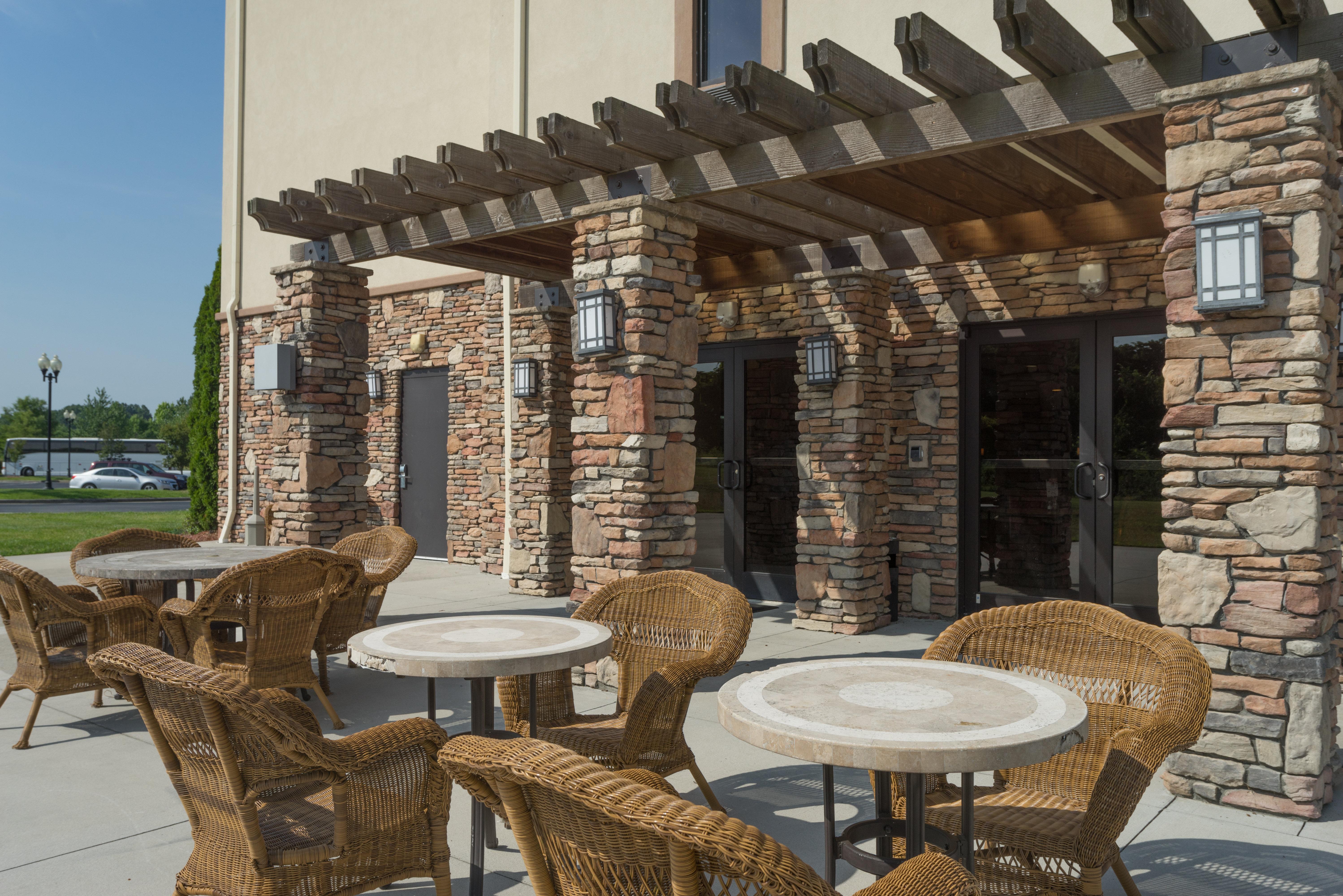 Holiday Inn Express & Suites Lexington North West-The Vineyard By Ihg Exterior foto